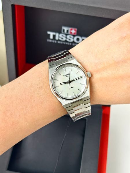 Жіночий годинник Tissot PRX 35mm T137.210.11.111.00 T137.210.11.111.00 фото