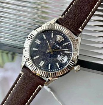 Чоловічий годинник Versace VE3K00122 VE3K00122 фото