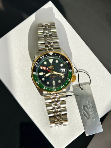 Seiko 5 Sports GMT SSK050K1 "Forest Green Sunrise" Limited Edition SSK050K1 фото