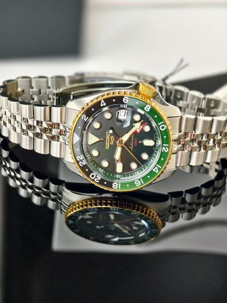 Seiko 5 Sports GMT SSK050K1 "Forest Green Sunrise" Limited Edition SSK050K1 фото