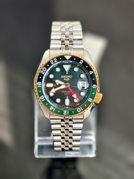 Seiko 5 Sports GMT SSK050K1 "Forest Green Sunrise" Limited Edition SSK050K1 фото
