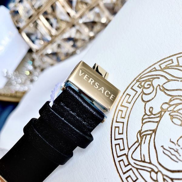 Жіночий годинник Versace VEVH00320 VEVH00320 фото