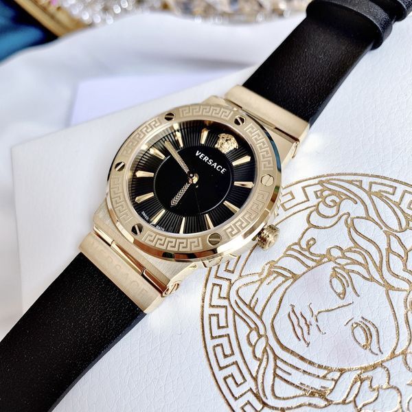 Жіночий годинник Versace VEVH00320 VEVH00320 фото