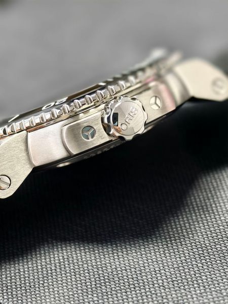 Oris Aquis Date 01 733 7653 01 733 7653 фото