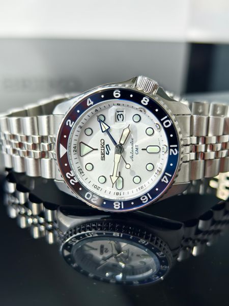Чоловічий годинник Seiko 5 Sports GMT SSK033K1 SSK033K1 фото